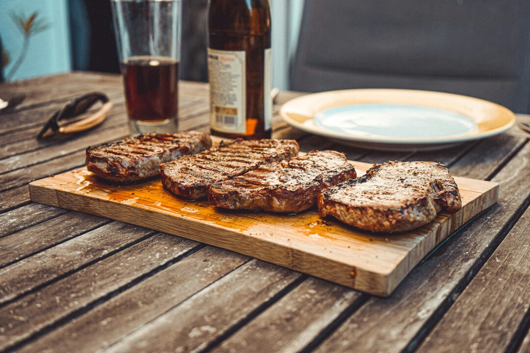 Proteinrik Mat fra dyreriket. Fire kjøttstykker